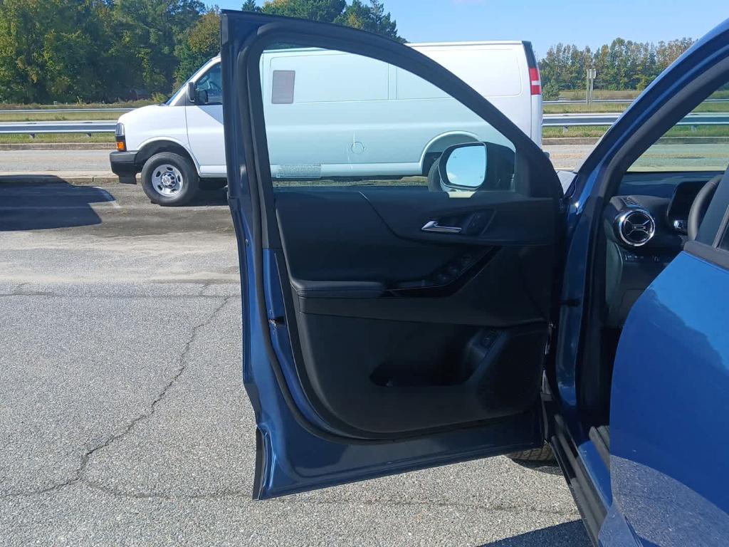 new 2026 Chevrolet Equinox car, priced at $32,540