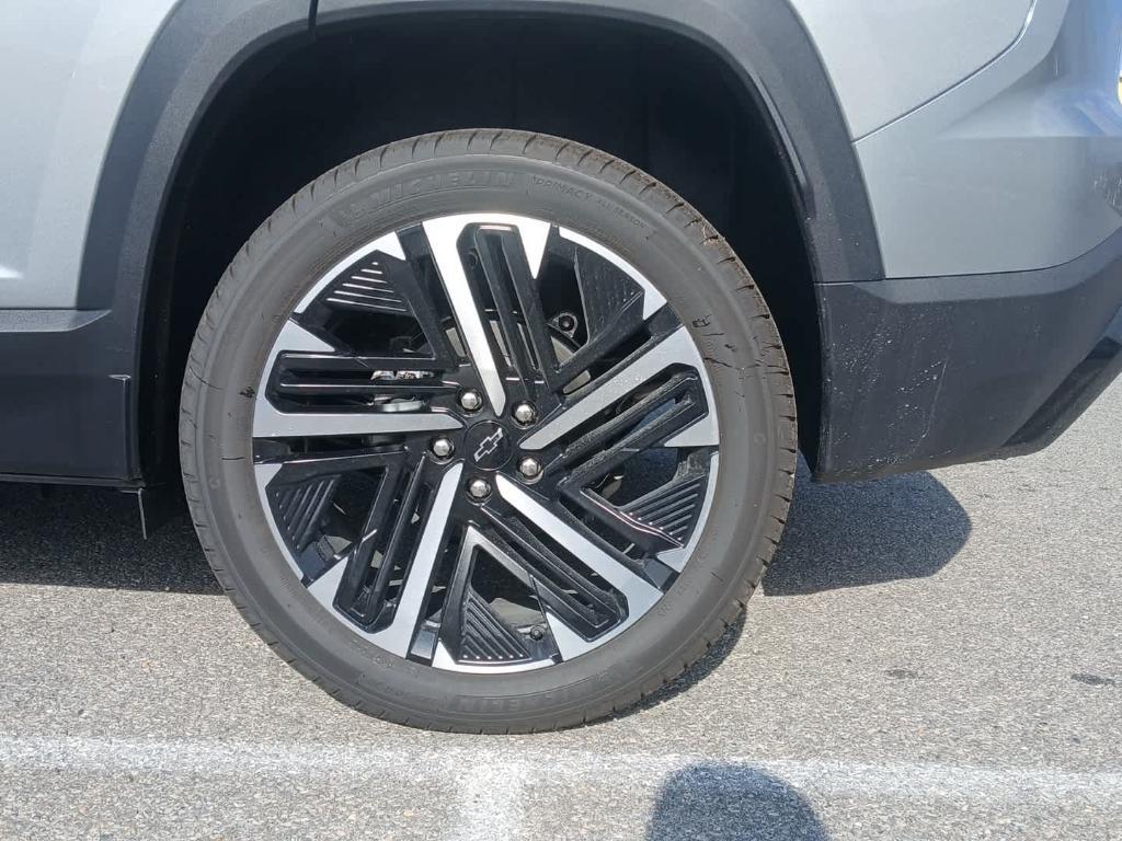 new 2026 Chevrolet Equinox car, priced at $37,895