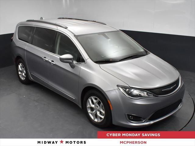 used 2017 Chrysler Pacifica car, priced at $15,500