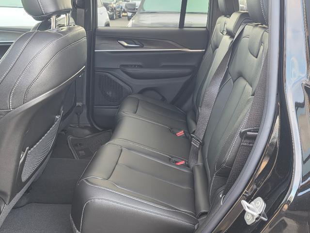 new 2025 Jeep Grand Cherokee car, priced at $45,397