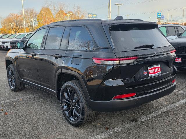 new 2025 Jeep Grand Cherokee car, priced at $45,397
