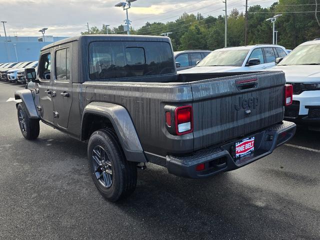 new 2025 Jeep Gladiator car, priced at $46,157