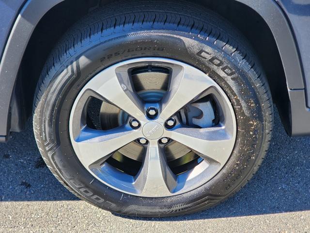 used 2020 Jeep Cherokee car, priced at $18,971