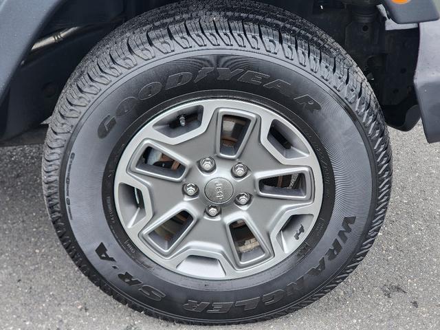used 2015 Jeep Wrangler Unlimited car, priced at $21,892