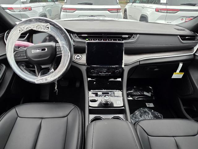 new 2025 Jeep Grand Cherokee car, priced at $48,802