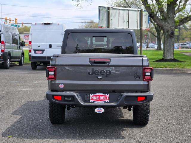 new 2024 Jeep Gladiator car, priced at $48,401