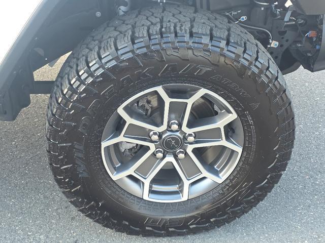 used 2024 Jeep Gladiator car, priced at $47,132