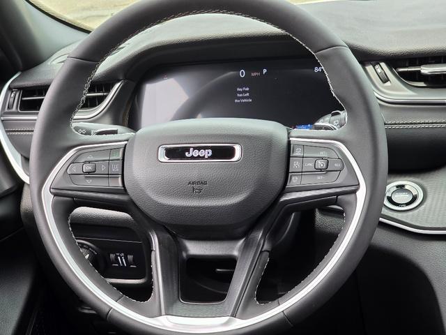 new 2025 Jeep Grand Cherokee car, priced at $37,797