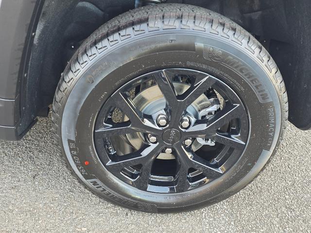 new 2025 Jeep Grand Cherokee car, priced at $37,797