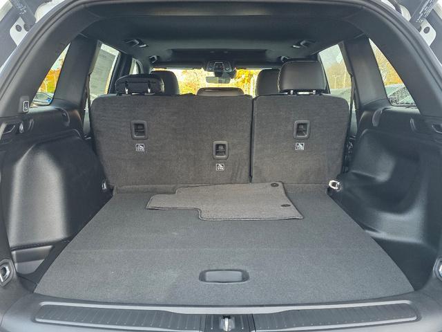 new 2025 Jeep Grand Cherokee car, priced at $37,797