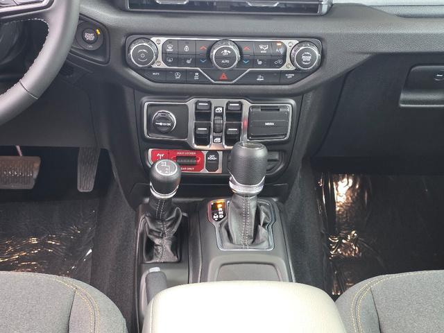 new 2025 Jeep Gladiator car, priced at $50,187