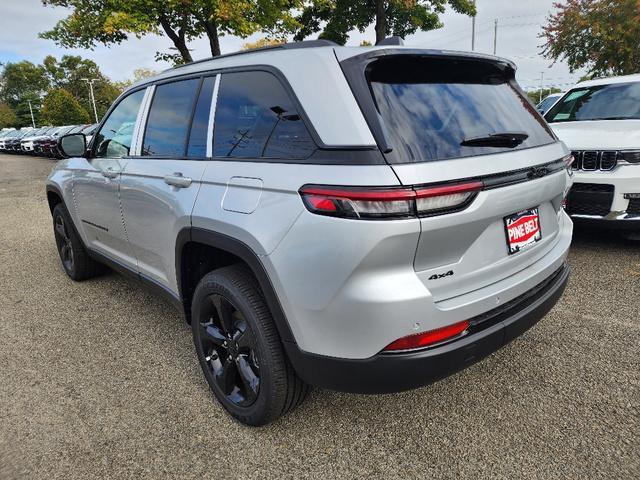 new 2024 Jeep Grand Cherokee car, priced at $38,275