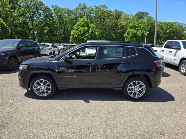 new 2024 Jeep Compass car, priced at $29,370