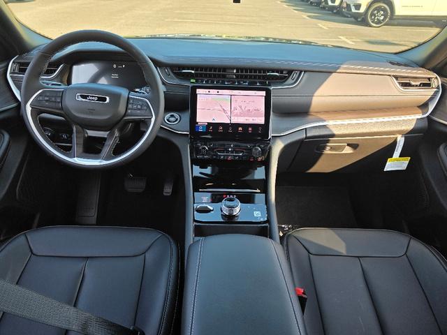 new 2025 Jeep Grand Cherokee car, priced at $46,672