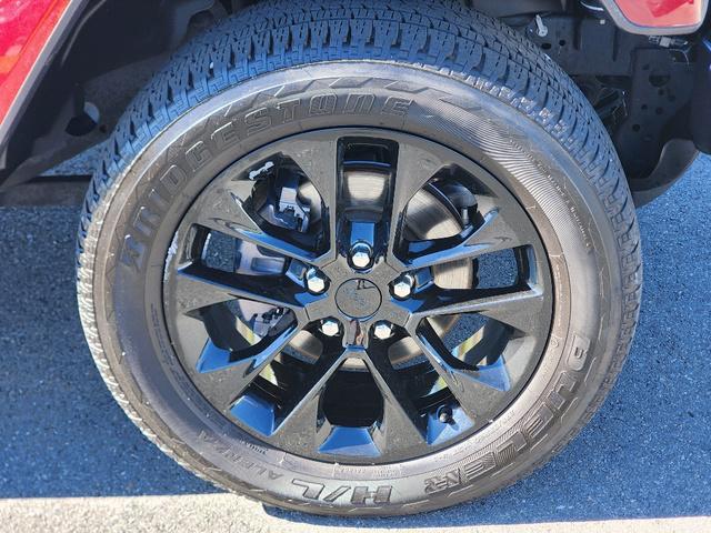 used 2021 Jeep Gladiator car, priced at $34,134