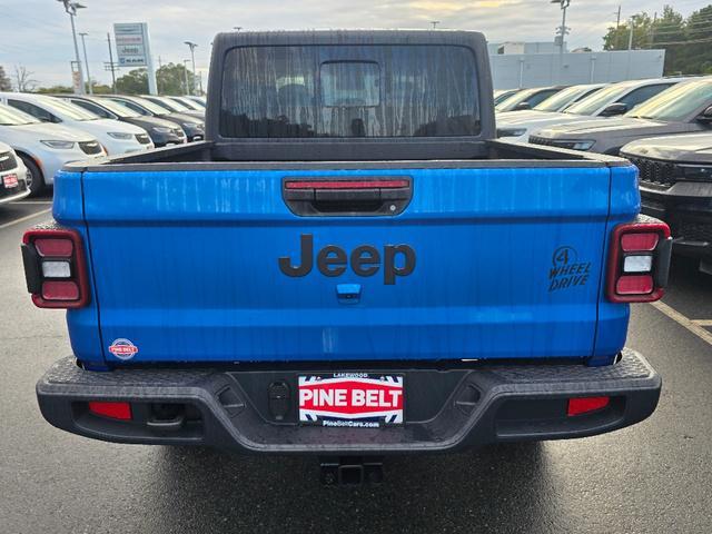 new 2025 Jeep Gladiator car, priced at $50,187