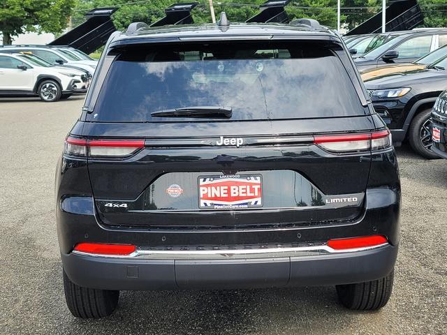 new 2024 Jeep Grand Cherokee car, priced at $44,114