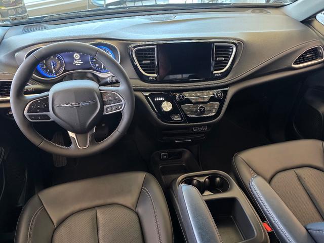 new 2025 Chrysler Pacifica car, priced at $45,210