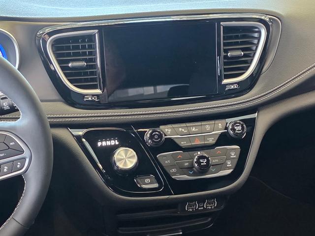 new 2025 Chrysler Pacifica car, priced at $45,210