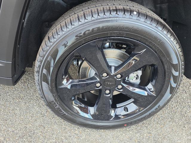 new 2025 Jeep Grand Cherokee car, priced at $44,397