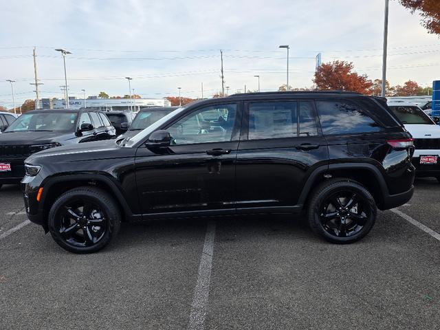 new 2025 Jeep Grand Cherokee car, priced at $44,397