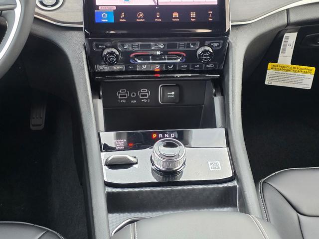 new 2025 Jeep Grand Cherokee car, priced at $44,397