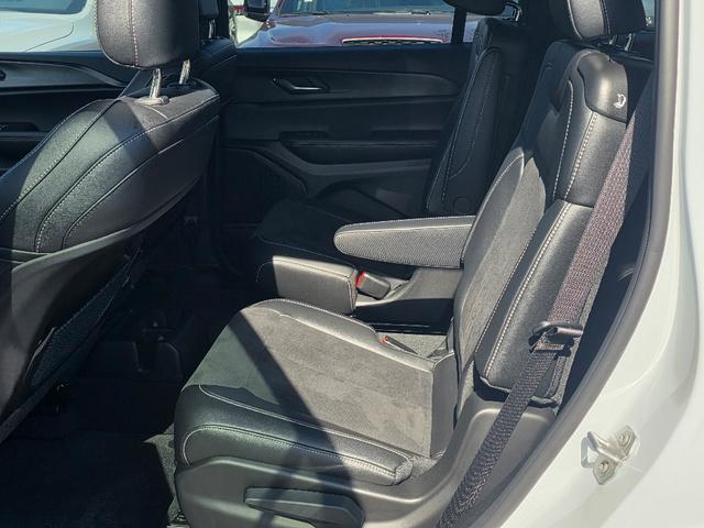 new 2025 Jeep Grand Cherokee L car, priced at $39,492