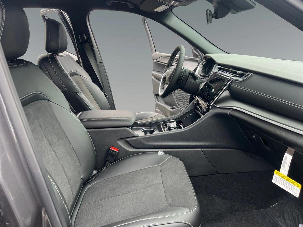 used 2025 Jeep Grand Cherokee L car