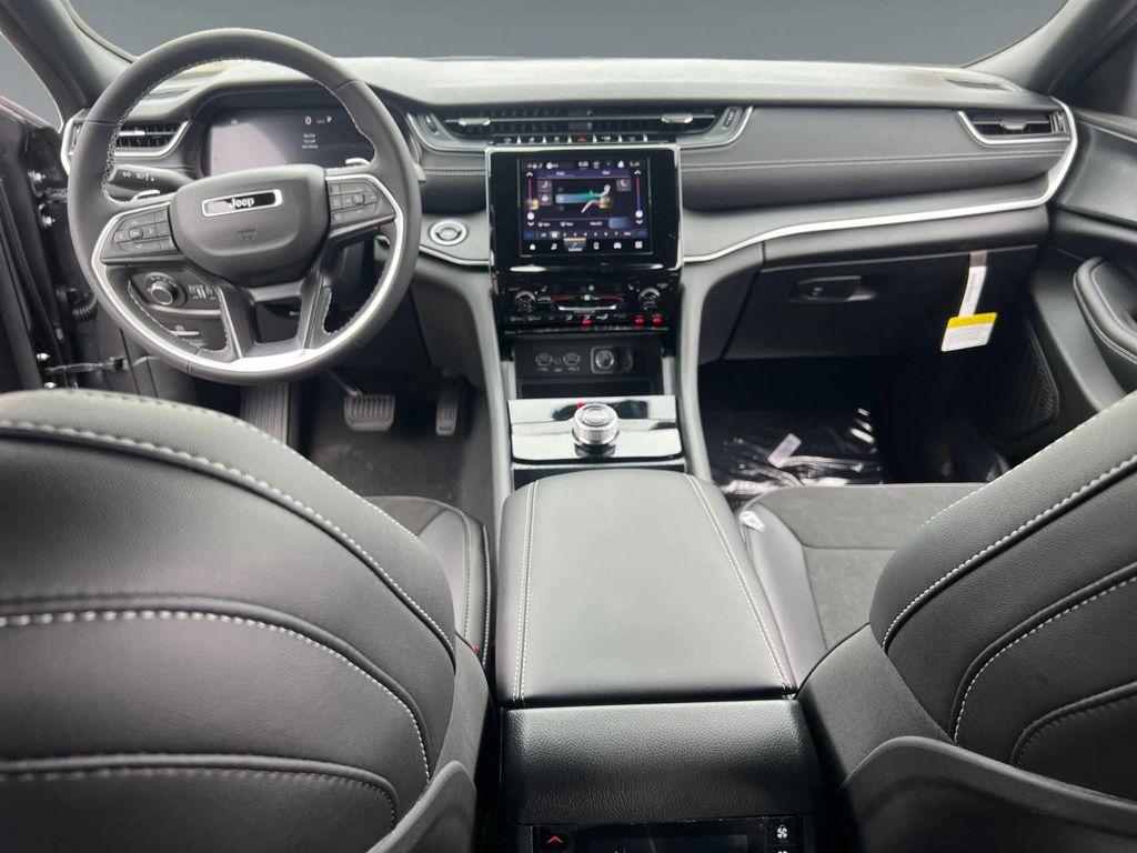 used 2025 Jeep Grand Cherokee L car