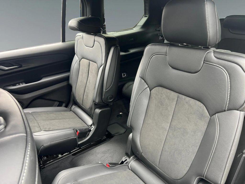 used 2025 Jeep Grand Cherokee L car