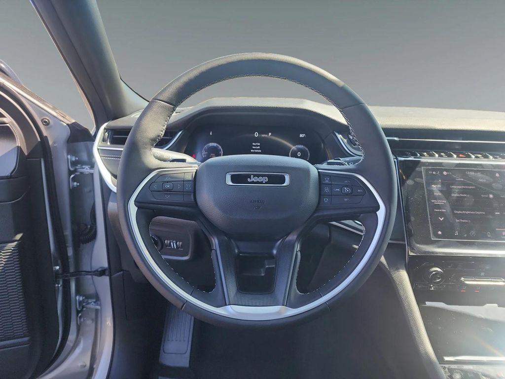 new 2025 Jeep Grand Cherokee car, priced at $46,230