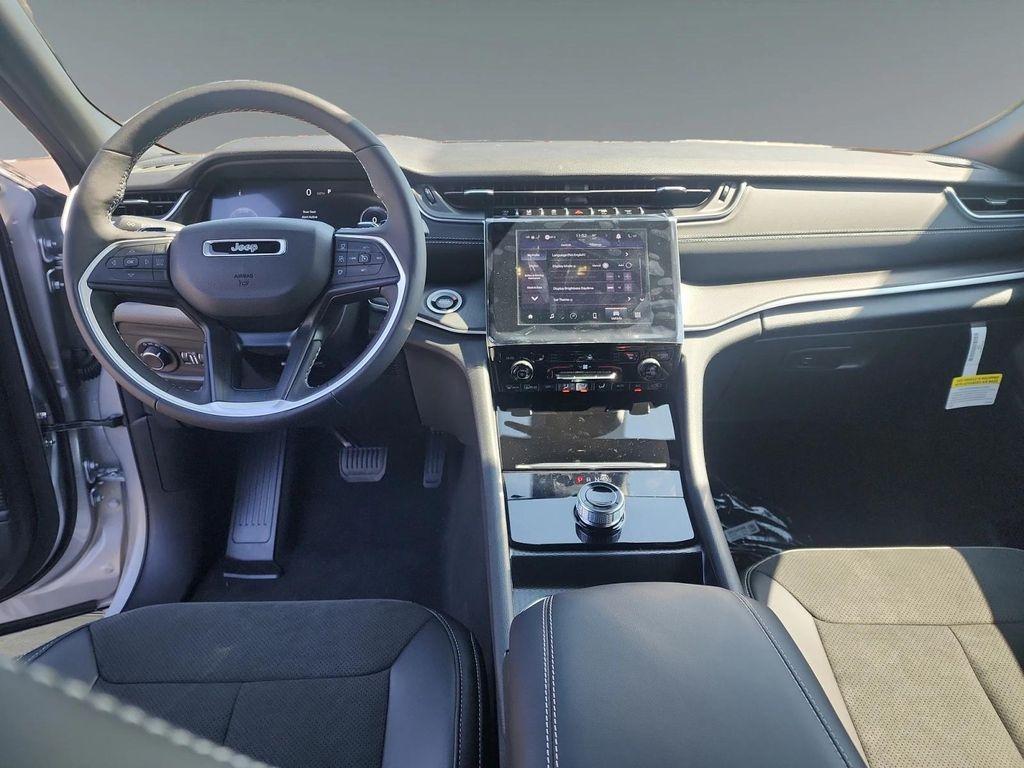 new 2025 Jeep Grand Cherokee car, priced at $46,230