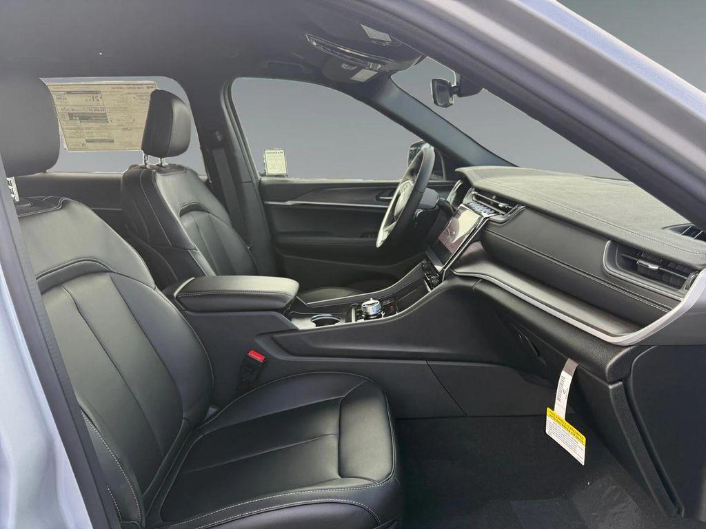 new 2025 Jeep Grand Cherokee L car, priced at $49,495