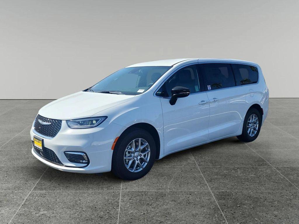 new 2026 Chrysler Pacifica car, priced at $44,685