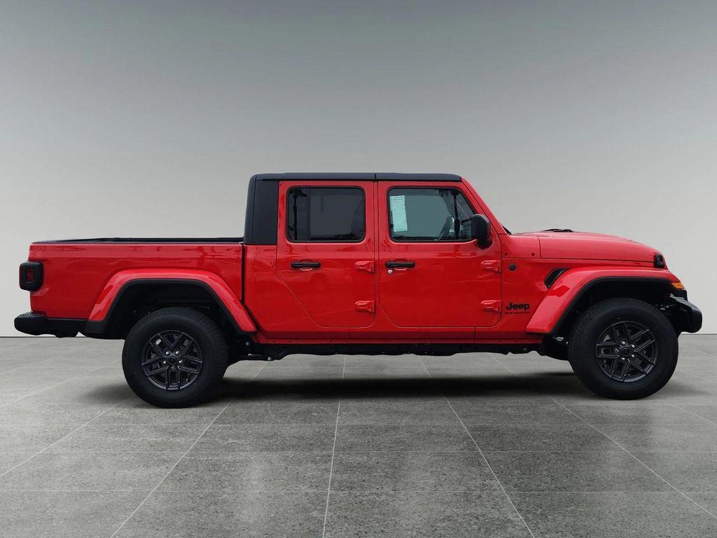 new 2025 Jeep Gladiator car, priced at $51,525