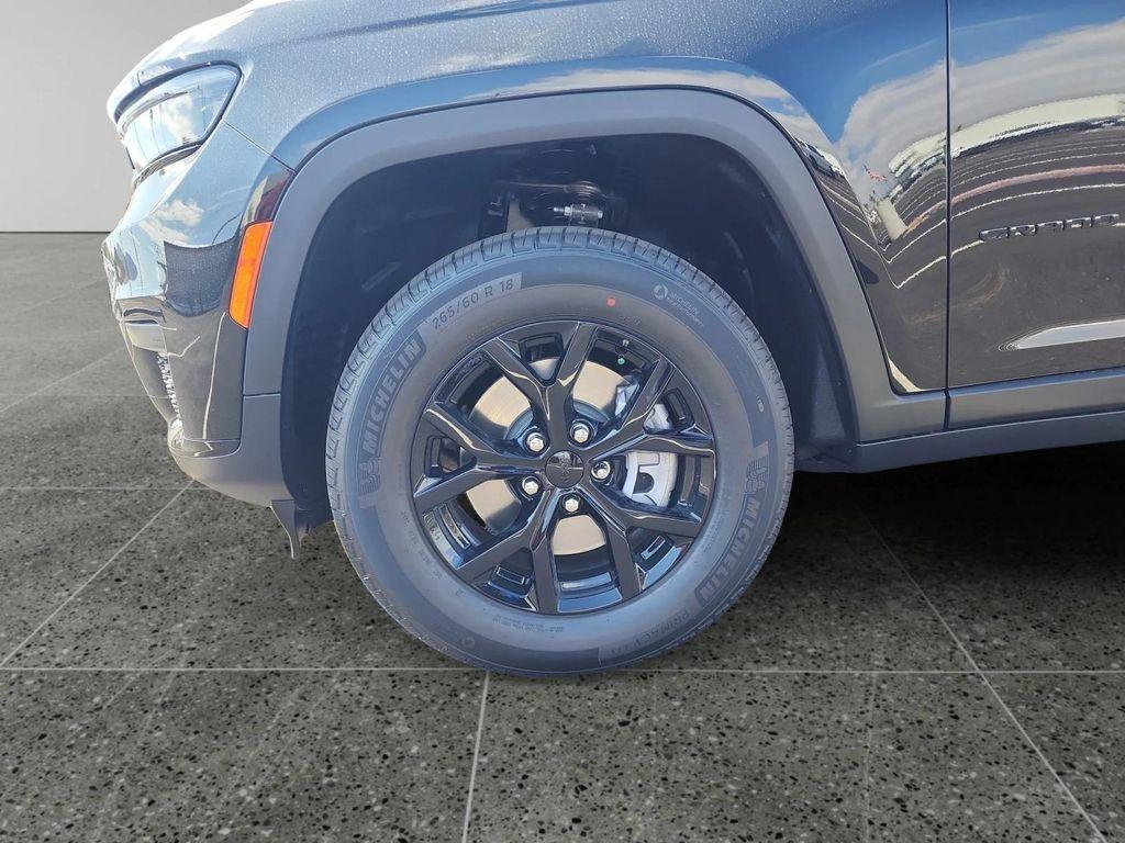 new 2025 Jeep Grand Cherokee L car, priced at $48,230