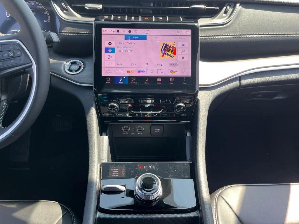 new 2025 Jeep Grand Cherokee car, priced at $50,220