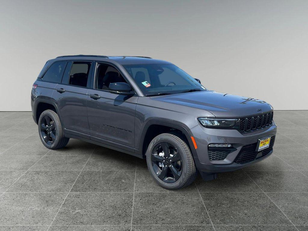 new 2025 Jeep Grand Cherokee car, priced at $50,220