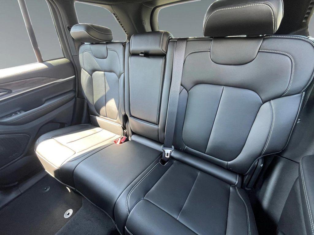 new 2025 Jeep Grand Cherokee car, priced at $50,220