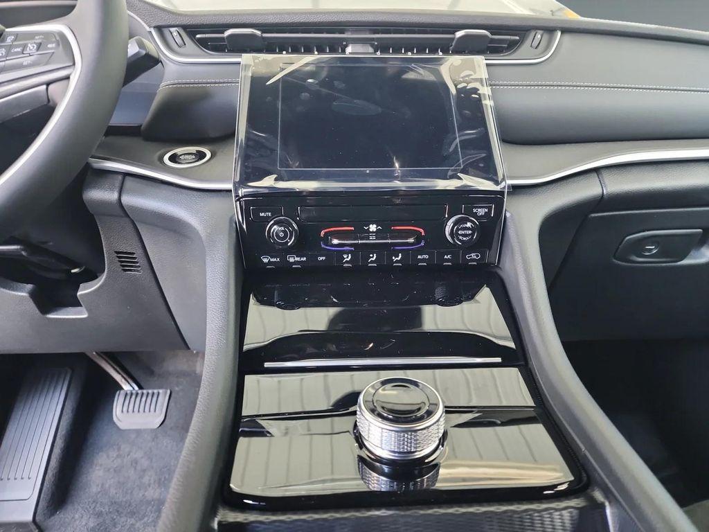 new 2025 Jeep Grand Cherokee L car, priced at $44,125