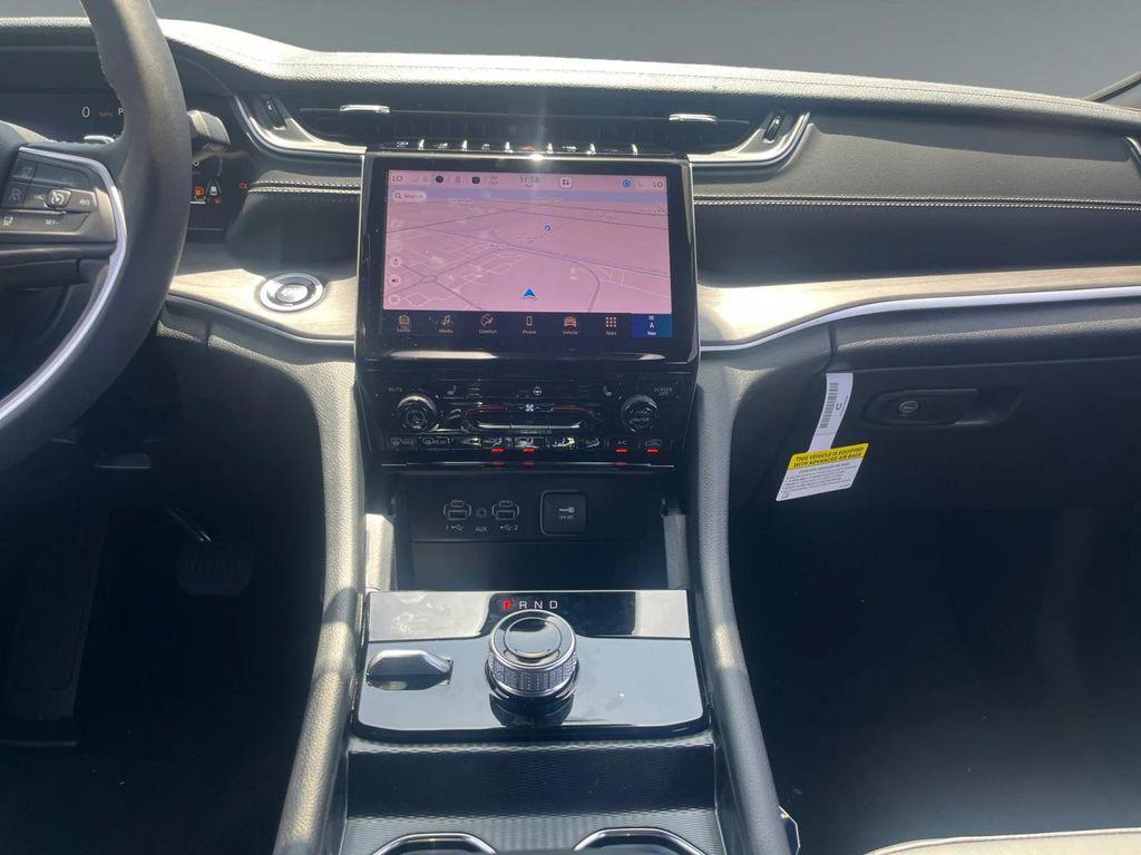 new 2025 Jeep Grand Cherokee car, priced at $49,625