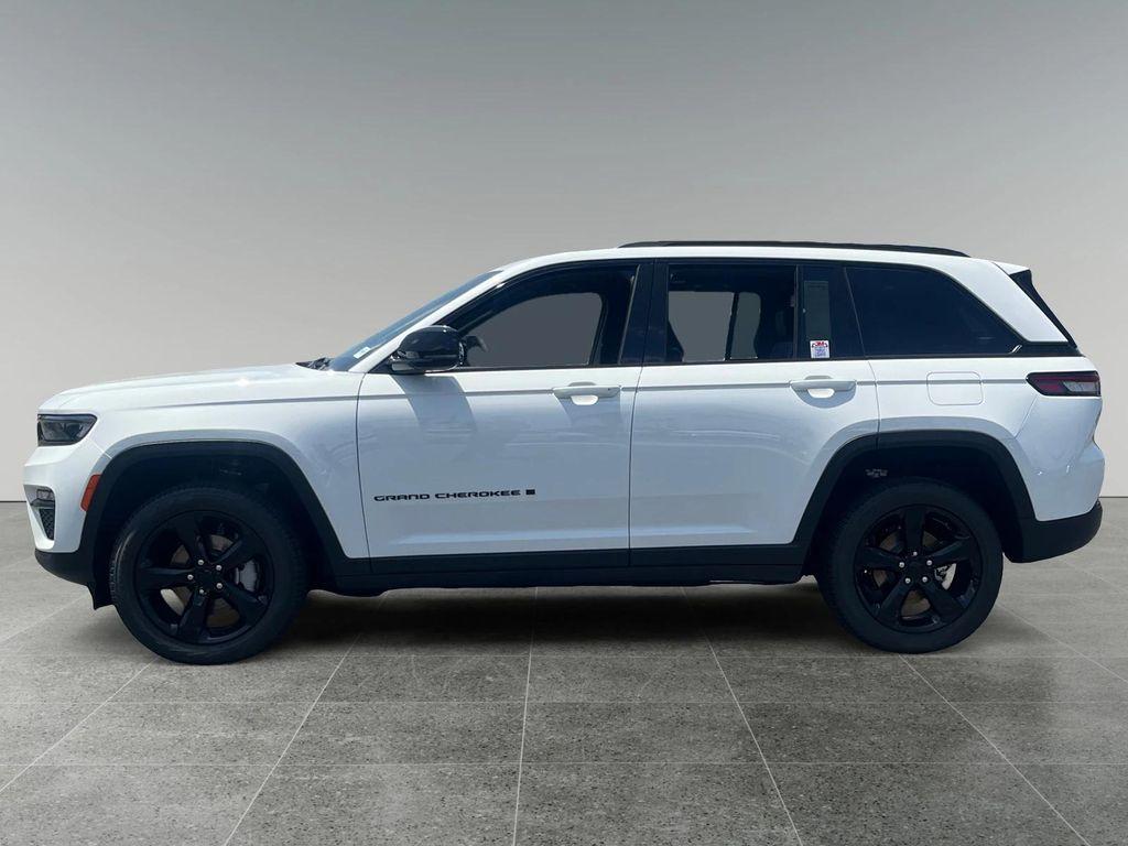 new 2025 Jeep Grand Cherokee car, priced at $49,625
