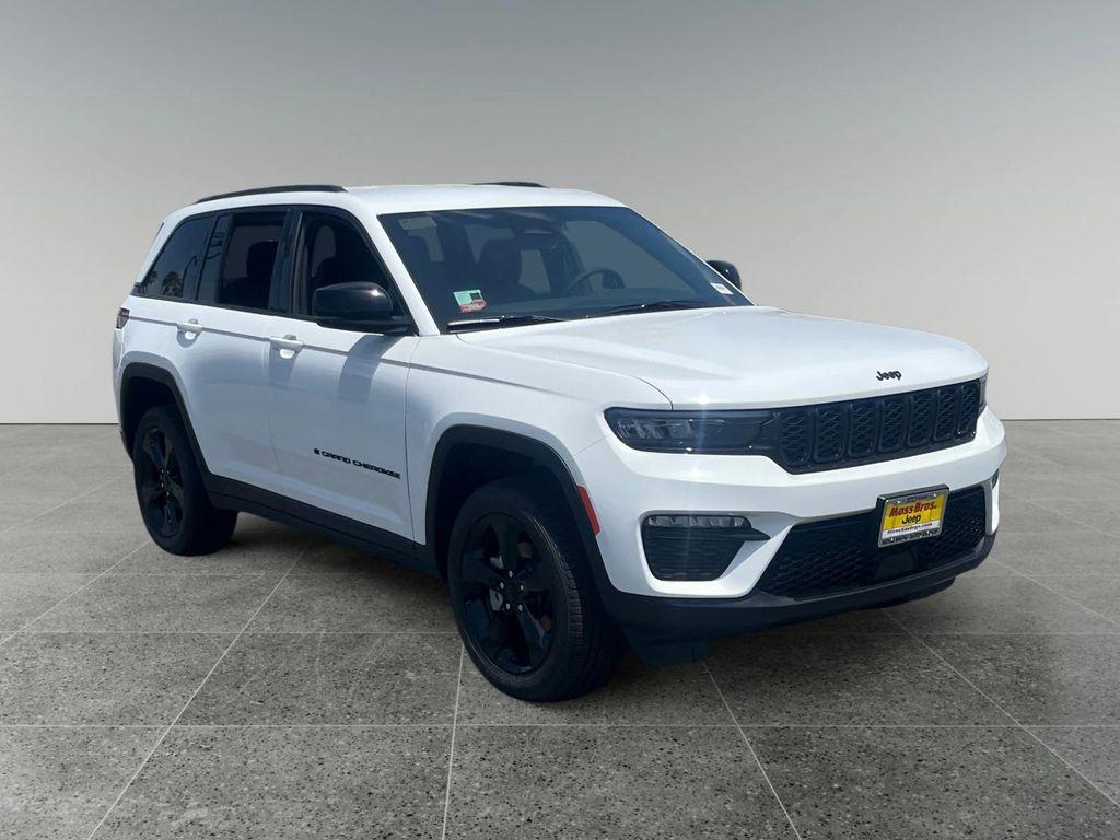 new 2025 Jeep Grand Cherokee car, priced at $49,625