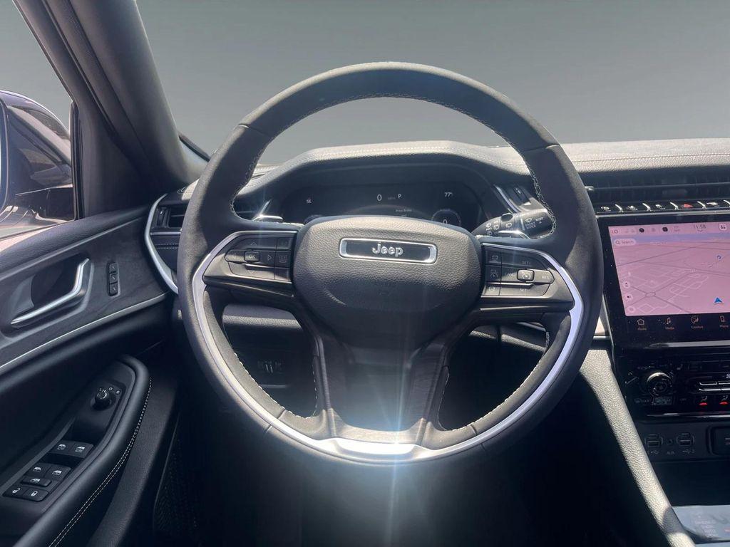 new 2025 Jeep Grand Cherokee car, priced at $49,625