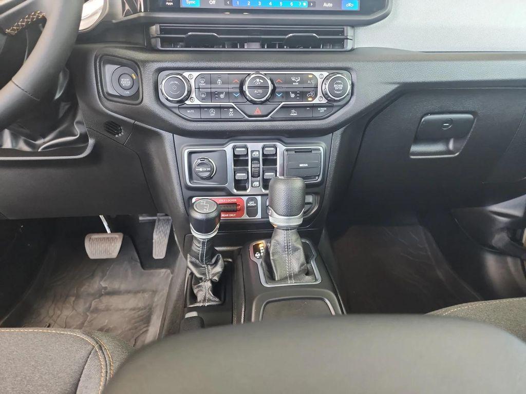 new 2025 Jeep Gladiator car, priced at $50,340