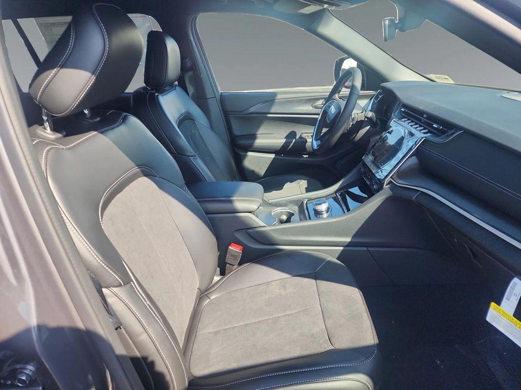 new 2025 Jeep Grand Cherokee L car, priced at $46,230