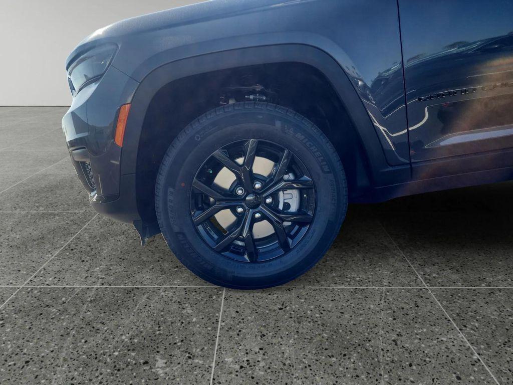 new 2025 Jeep Grand Cherokee L car, priced at $46,230