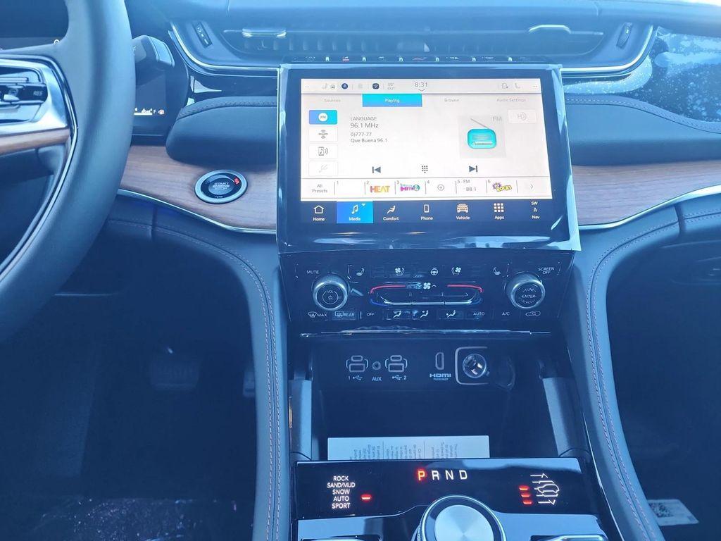 new 2025 Jeep Grand Cherokee car, priced at $65,630