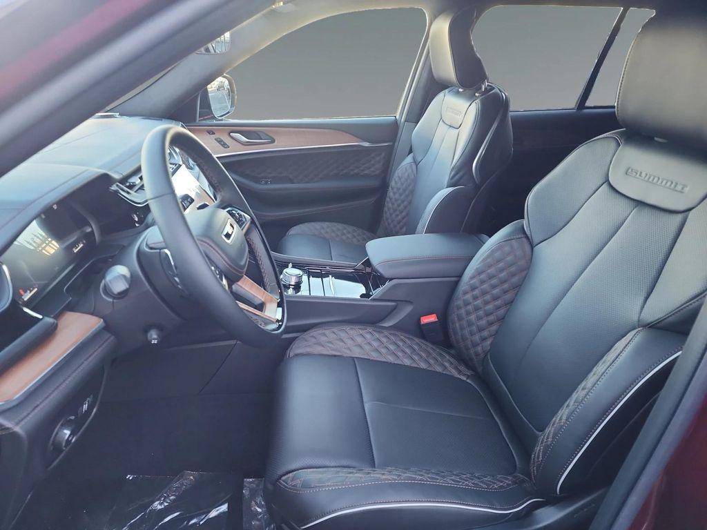 new 2025 Jeep Grand Cherokee car, priced at $65,630