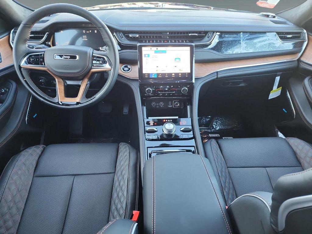 new 2025 Jeep Grand Cherokee car, priced at $65,630